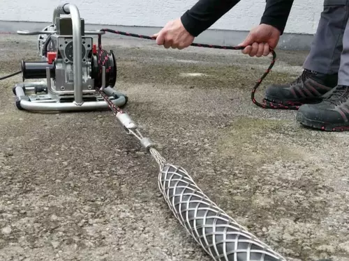 10138 Wciągarka elektryczna do kabli CW800E - 800kg / RUNPOTEC 3
