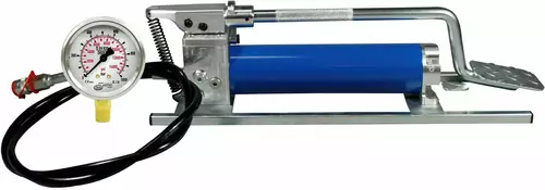 Pompa hydrauliczna nożna 700bar z przewodem hydraulicznym 3m i manometrem / FP700B3M 1
