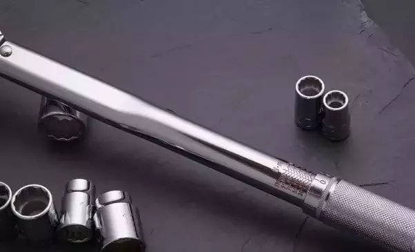 Klucze dynamometryczne w branży elektrycznej