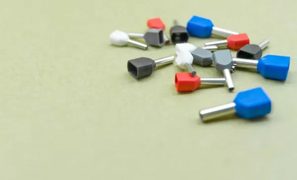 Jak prawidłowo montować tulejki kablowe?