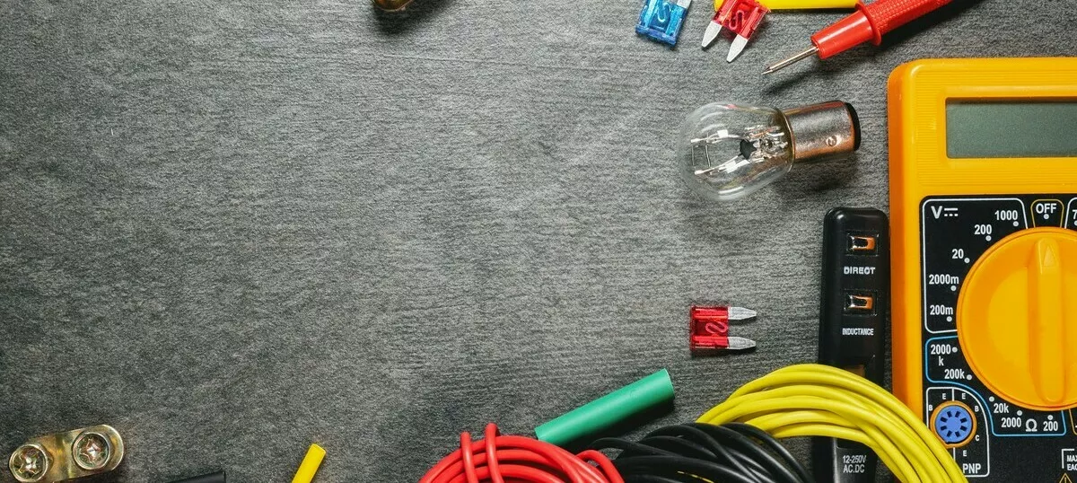 Serwis uziemiaczy i wskaźników napięcia w energotytan – co warto wiedzieć?